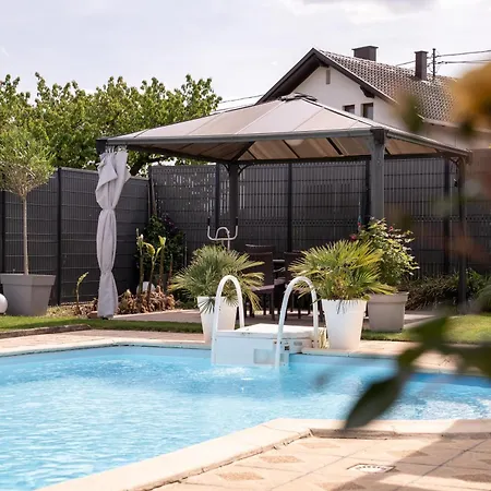 Beatrice - Piscine 3*